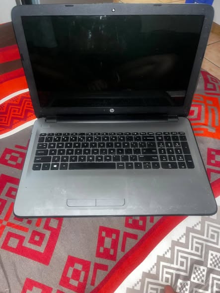 Core i5 HP laptop photo 2
