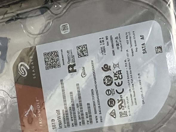 Seagate IronWolf ST10000VN000 10TB photo 2