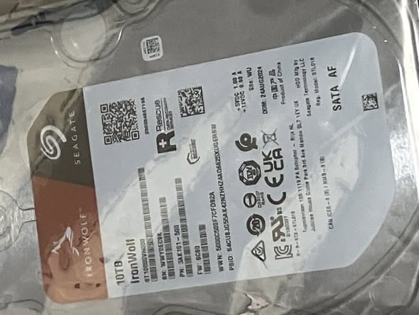 Seagate IronWolf ST10000VN000 10TB photo 3