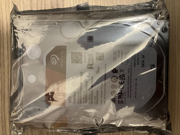 Seagate IronWolf ST10000VN000 10TB photo 1