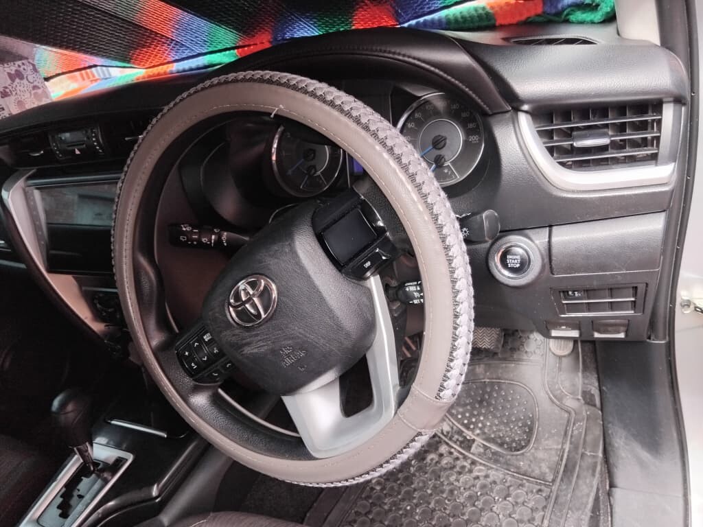 Toyota Fortuner photo 3