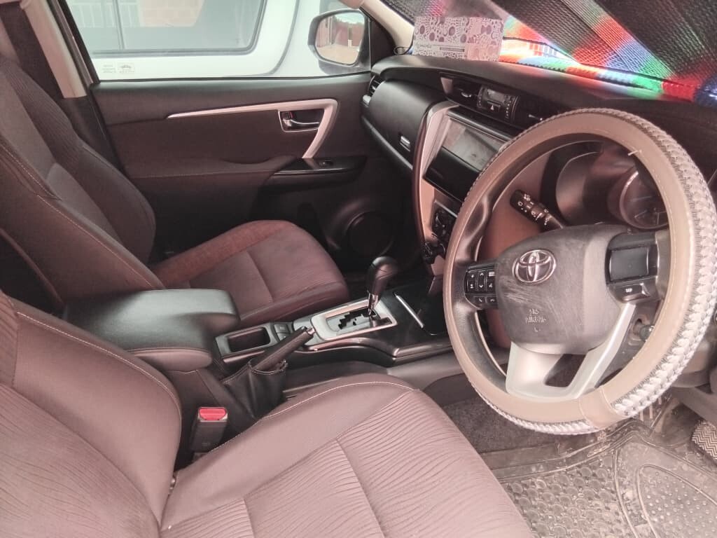 Toyota Fortuner photo 7