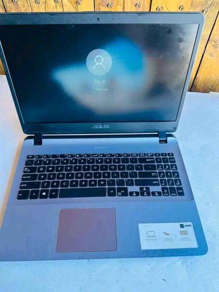 Asus VivoBook photo 2