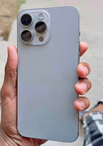 iPhone 15 Pro Max photo 2