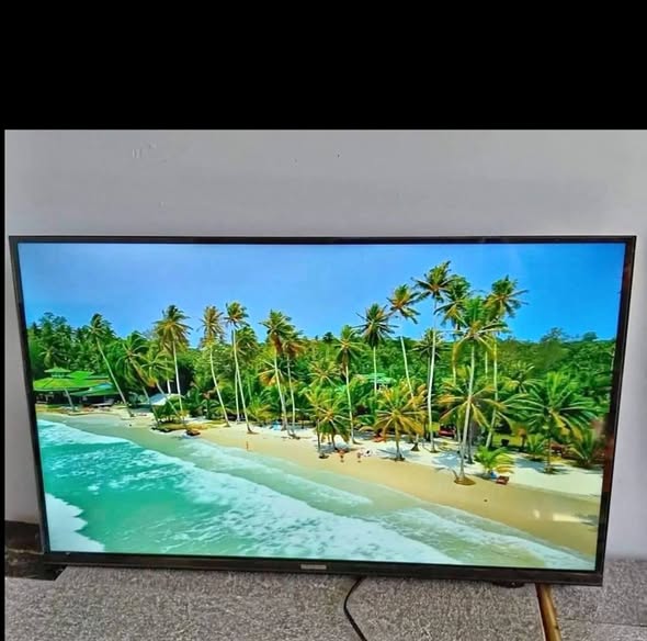 43inch Samsung TV photo 3