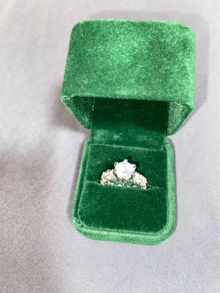 Moissanite rings photo 3