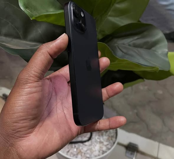 iPhone 15 photo 1
