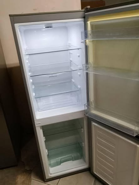 Defy fridge photo 2