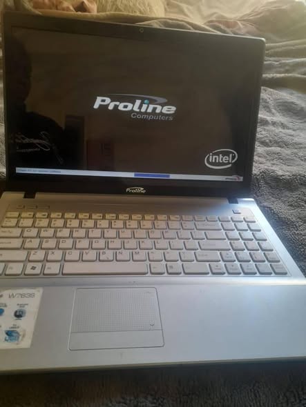 PROLINE LAPTOP photo 2