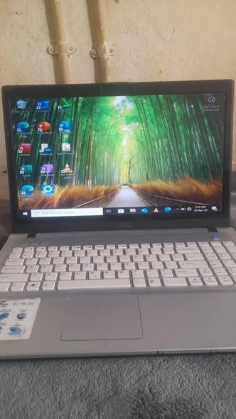 PROLINE LAPTOP photo 1