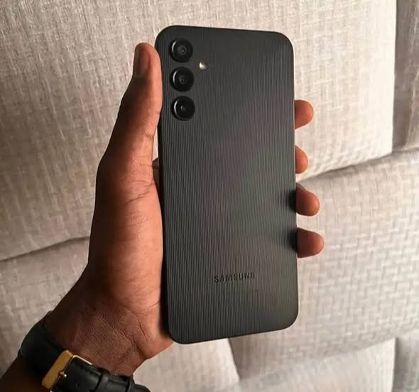 Samsung A14 photo 1