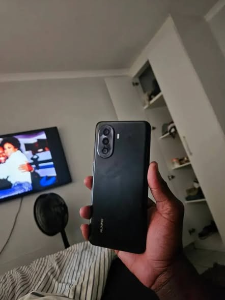 Huawei Nova Y70 128 GB photo 2