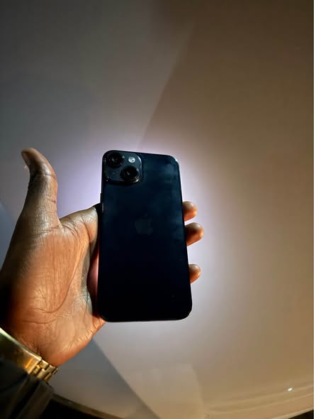 iPhone 14 photo 3