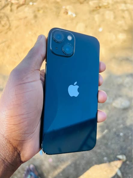 iPhone 13 photo 1