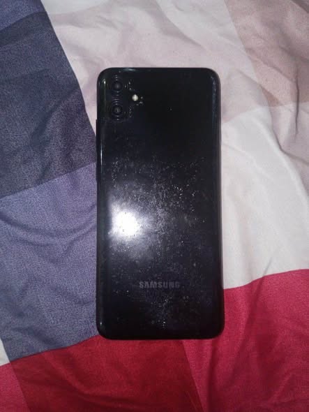 SAMSUNG A04 photo 2