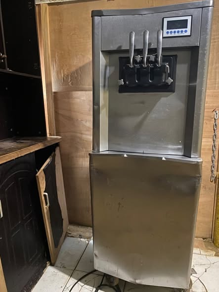 Ice Cream Machine photo 1