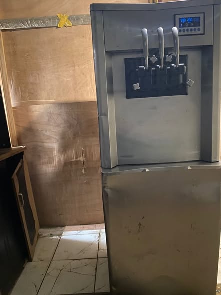 Ice Cream Machine photo 2