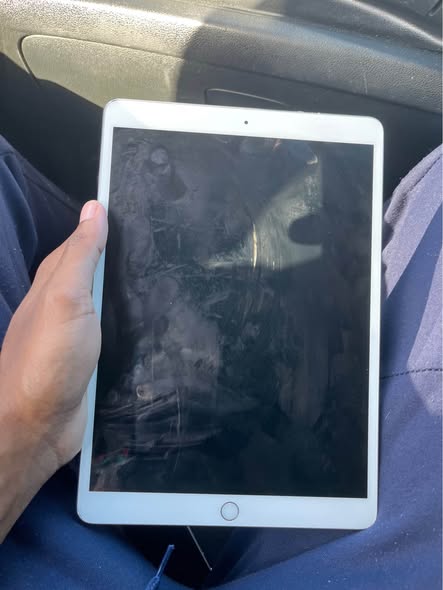iPad Pro 10.5 inch 64gig photo 2