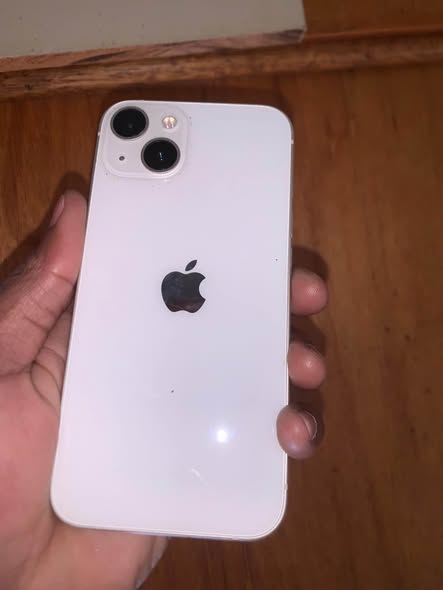 iPhone 13 photo 2