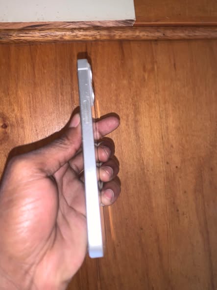 iPhone 13 photo 3