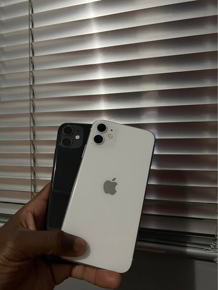 2x IPHONE 11 64GB photo 1