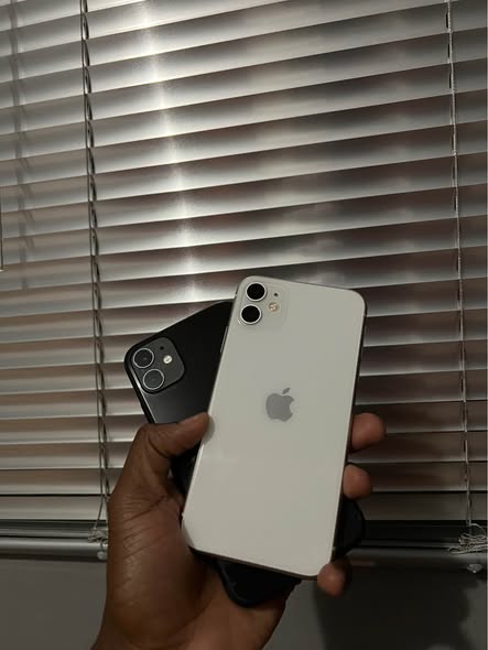 2x IPHONE 11 64GB photo 2