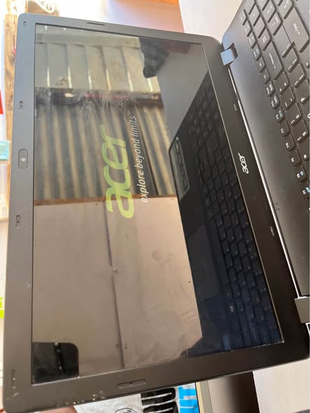 Accer Laptop photo 1