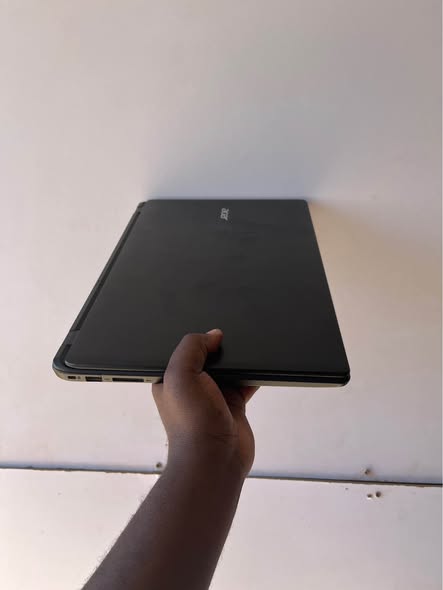 Accer Laptop photo 2