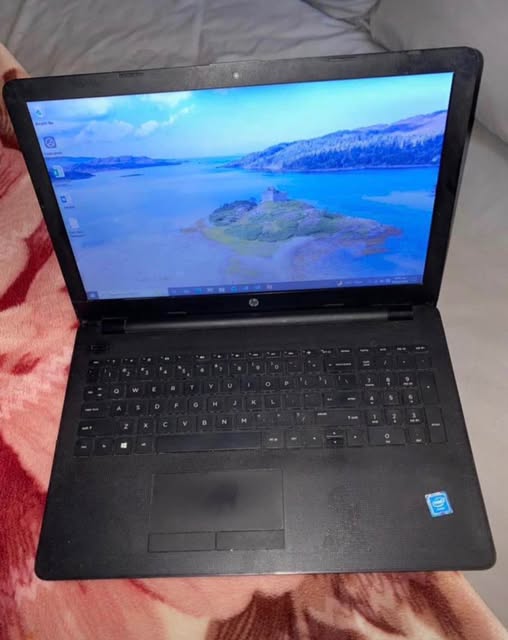 Hp laptop photo 1