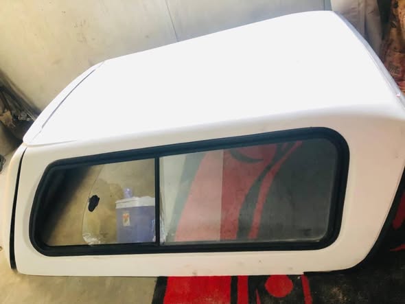 NISSAN NP 200 CANOPY photo 1