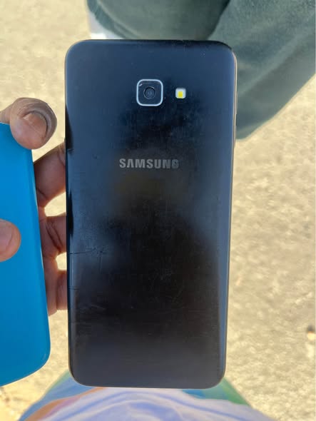 Samsung J4 photo 1