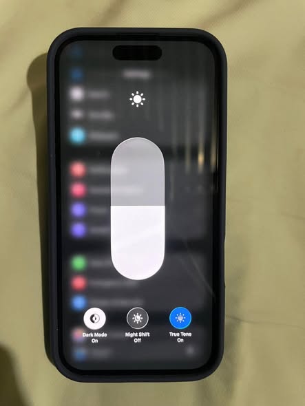 iPhone 16 photo 2