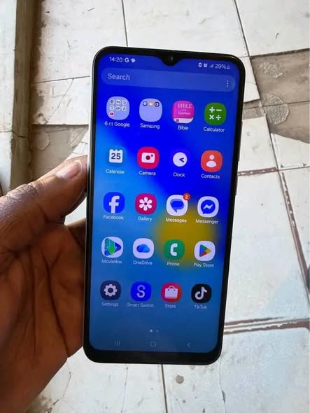 Samsung A04e photo 2