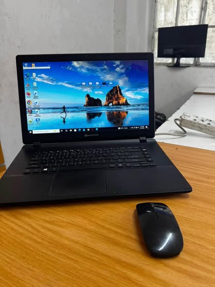 Acer laptop photo 4