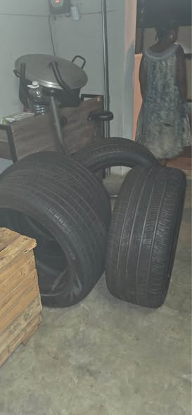 295/45 ZR20 new tyres photo 1