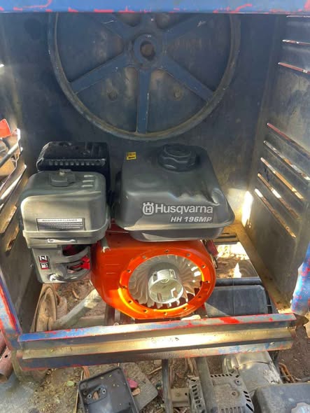 Concrete mixer photo 1