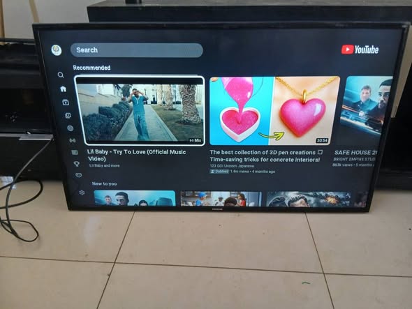 Samsung 46inch smart TV with remote photo 5