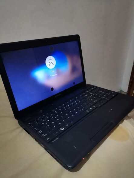 Toshiba laptop photo 1