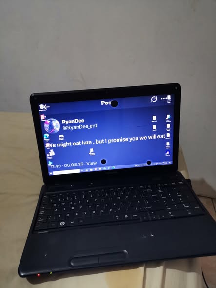 Toshiba laptop photo 4