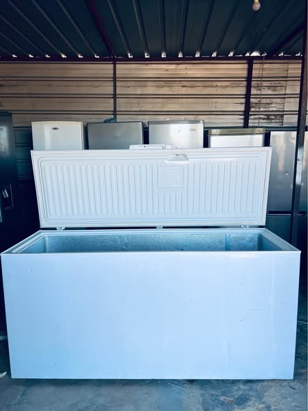 White KIC 600 Liters Deep Freezer photo 2
