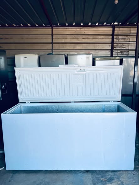 White KIC 600 Liters Deep Freezer photo 1