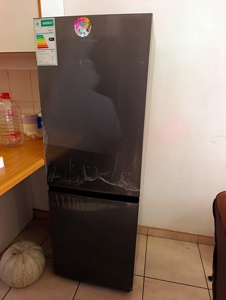Hisense fridge photo 1