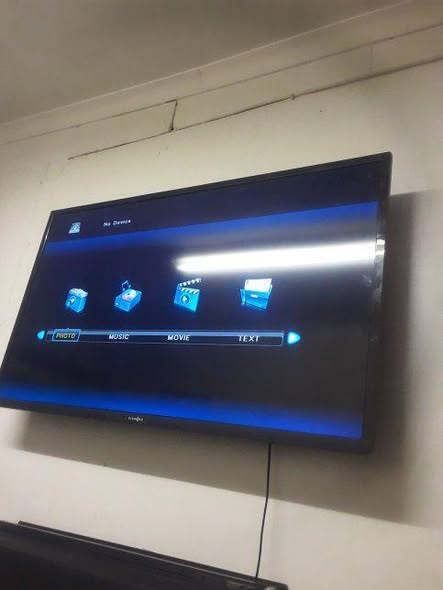 55 inches flatscreen DIAMOND tv photo 1