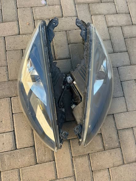 Mazda Demio Normal headlamps photo 1