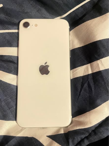 iPhone SE 2020 64 GB photo 4