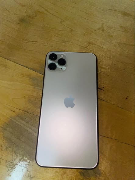 iPhone 11 Pro Max photo 1