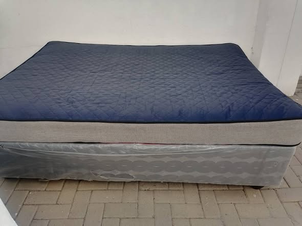 Double bed photo 4