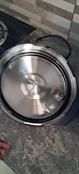 Selling Pressure cooker photo 5