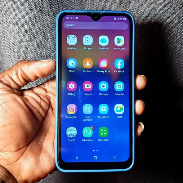 Samsung A10 photo 1