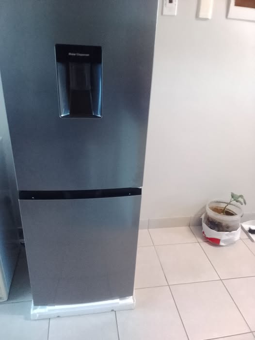 Refrigerator photo 1